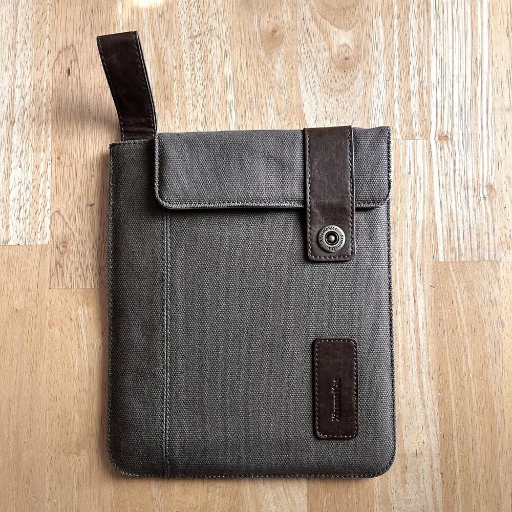 ExtremeMac Vintage Canvas Ipad Sleeve